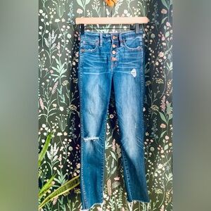Madewell 10 Inch High-Rise Skinny Jeans in Hanna Wash